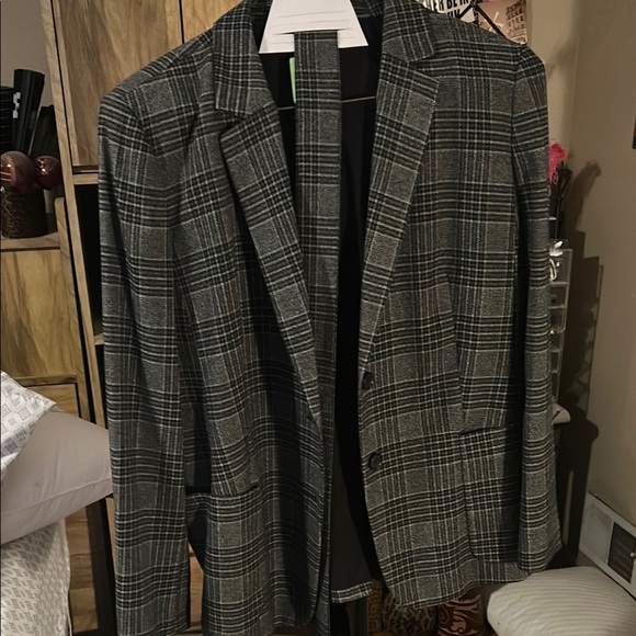 Ann Taylor Jackets & Blazers - Ann Taylor Gray Plaid Modern Fit Blazer with Belt - 18